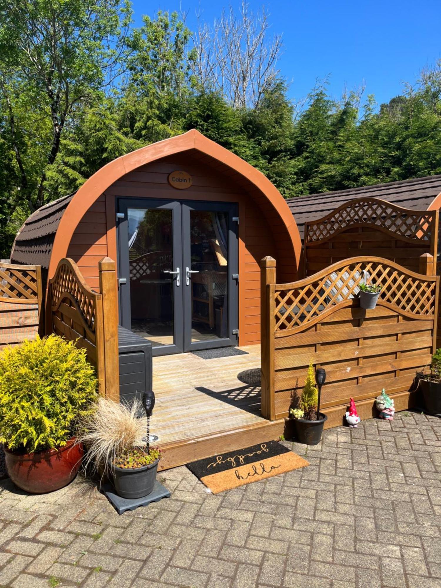Conifer Cabins Fort William Exterior foto